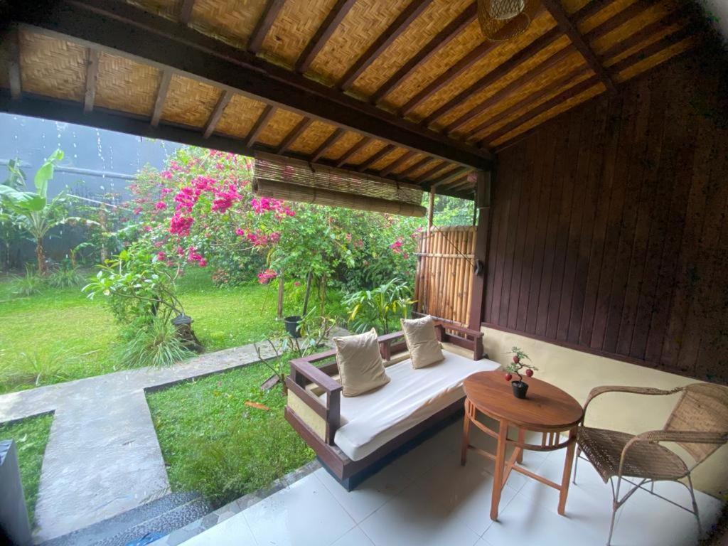 Pomelo Guest House อูบุด ภายนอก รูปภาพ